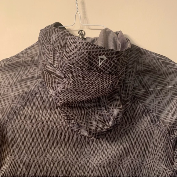 Lululemon Kids Ivivva Grey Black Lightweight Jacket Grey 10 - Picture 4 of 8